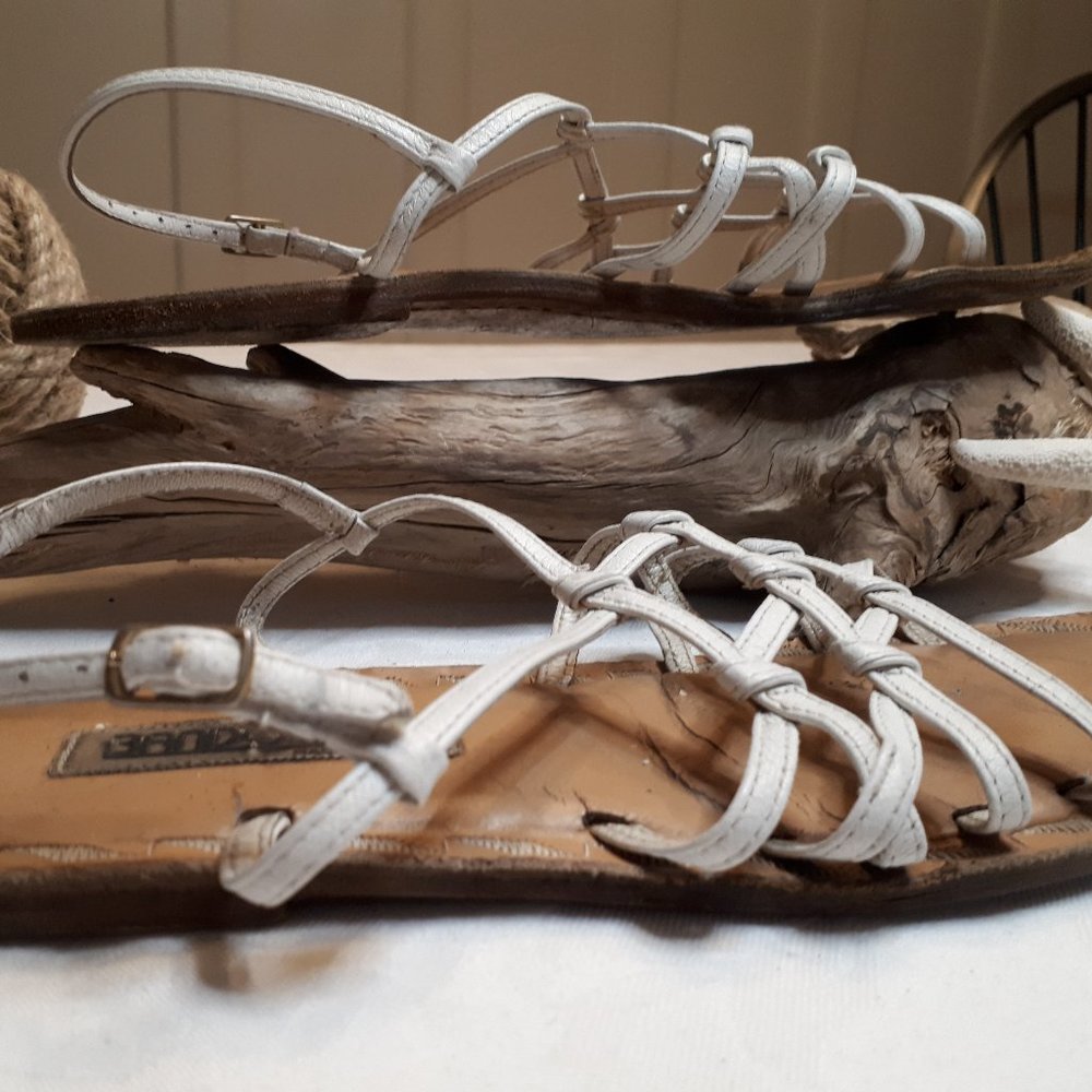 Bandolino | Genuine Leather | Sandal | Flats | Strappy | White | Vintage